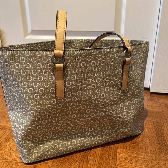 Guess Tote Handbag - Picture 6 of 7